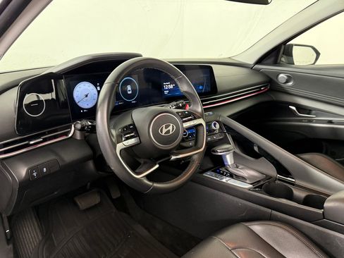 Used 2024 Hyundai Elantra Limited FWD image 4