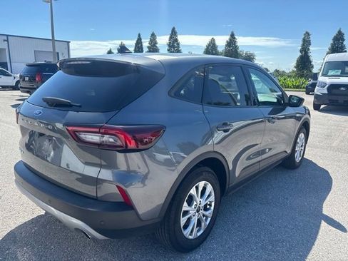 Used 2025 Ford Escape Active w/ Tech Pack #1 FWD image 5