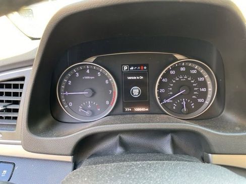 Used 2017 Hyundai Elantra Limited w/ Limited Tech Package 04 image 18