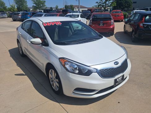 Used 2016 Kia Forte LX w/ LX Popular Plus Package image 2