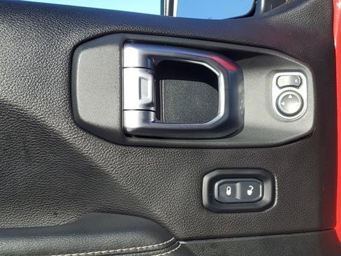 Used 2020 Jeep Gladiator Overland image 21