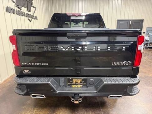 Used 2020 Chevrolet Silverado 1500 High Country w/ Technology Package AWD/4WD image 9