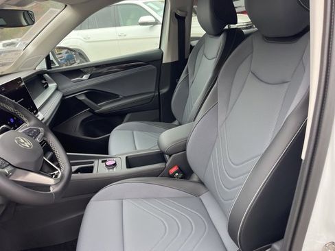 New 2026 Volkswagen Tiguan SE image 8