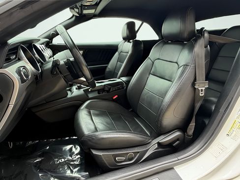 Used 2019 Ford Mustang Premium RWD image 18