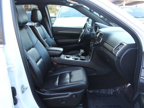 Used 2022 Jeep Grand Cherokee Limited AWD/4WD image 24