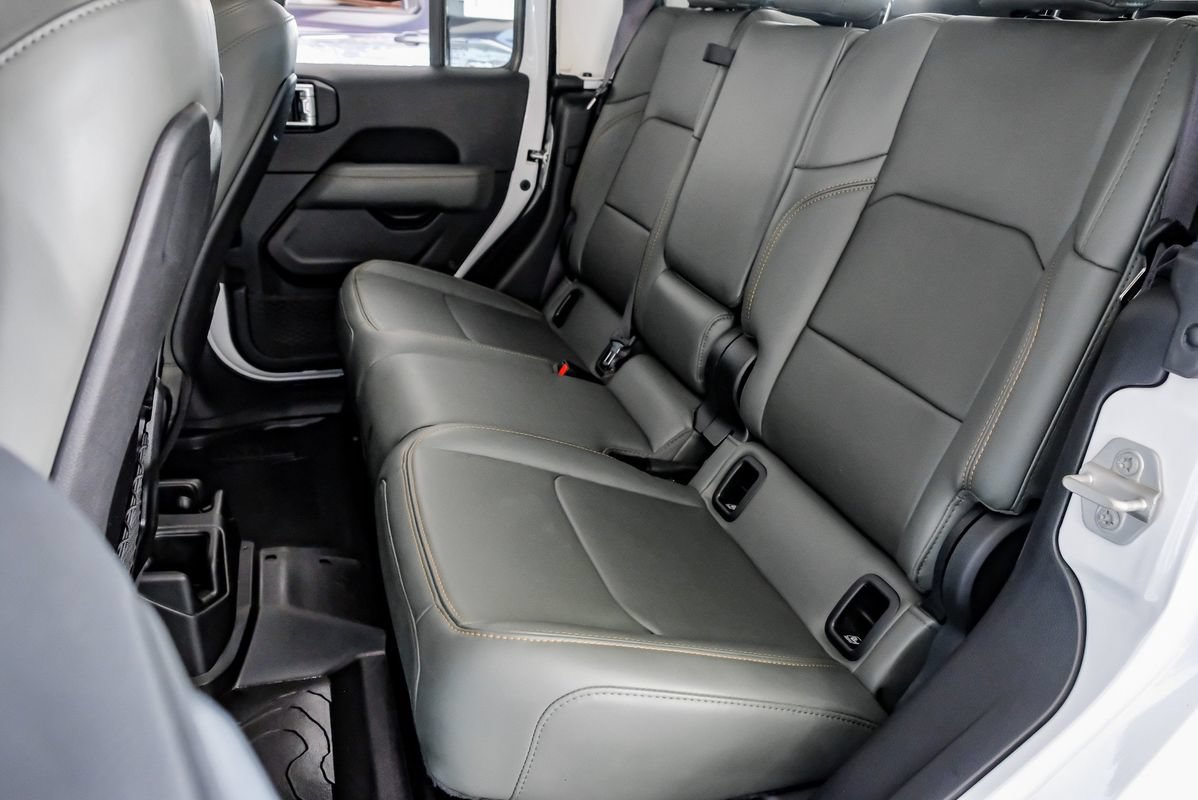 Used 2024 Jeep Gladiator Mojave w/ Convenience Group AWD/4WD image 38