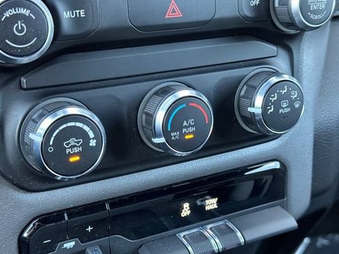 Used 2021 RAM 1500 Big Horn RWD image 28