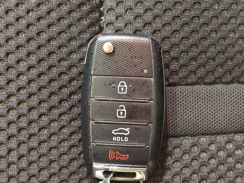 Used 2020 Kia Optima LX image 32