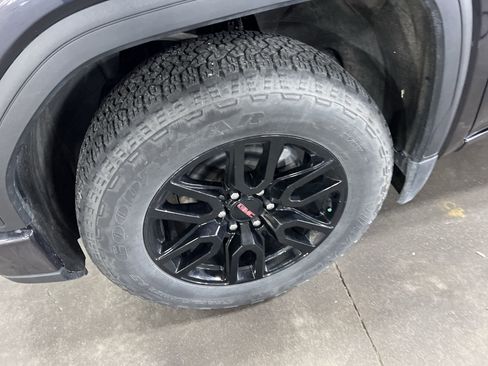 Certified 2024 GMC Sierra 1500 Elevation image 32