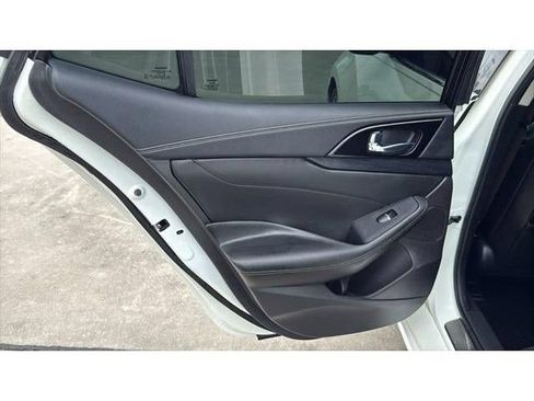 Used 2023 Nissan Maxima Platinum w/ Sport Mat Group FWD image 18