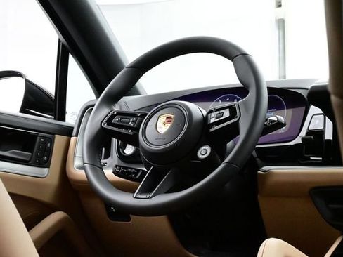 New 2026 Porsche Cayenne Coupe AWD/4WD image 21