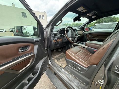 Used 2021 Nissan Titan Platinum Reserve w/ Moonroof Package AWD/4WD image 10