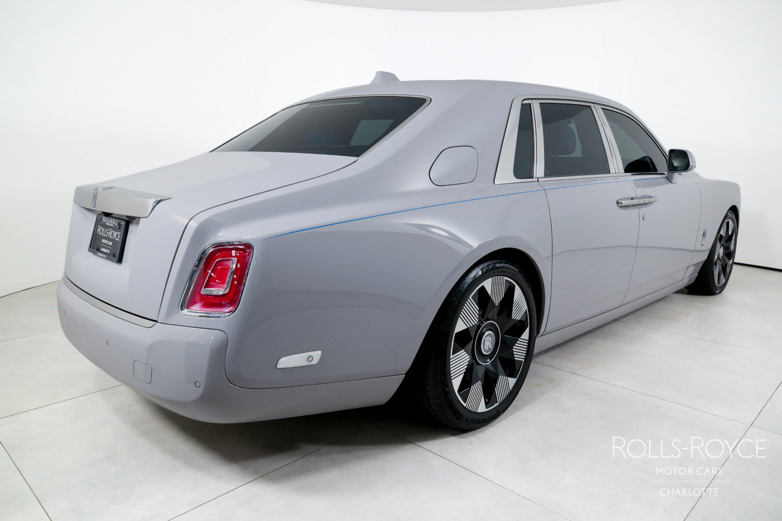 Used 2024 Rolls-Royce Phantom Sedan w/ The Phantom Package RWD image 2