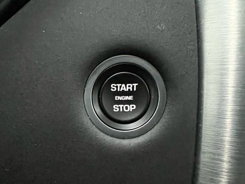 Used 2018 Land Rover Discovery HSE image 29