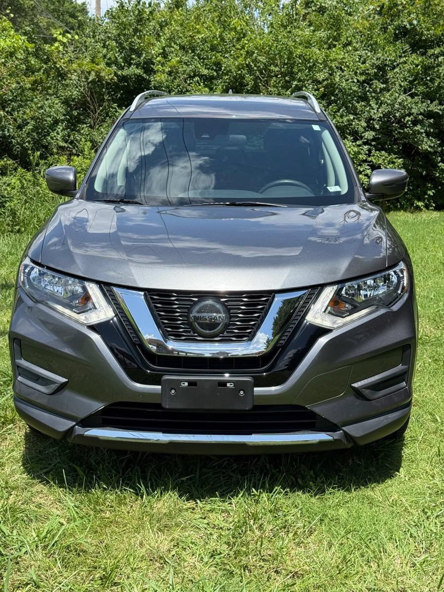 Used 2020 Nissan Rogue SV FWD image 1