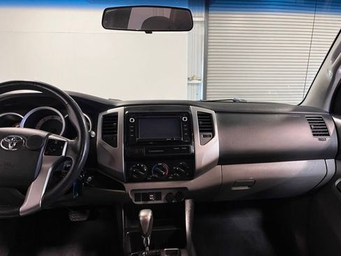 Used 2015 Toyota Tacoma PreRunner w/ TRD Off-Road Package RWD image 18