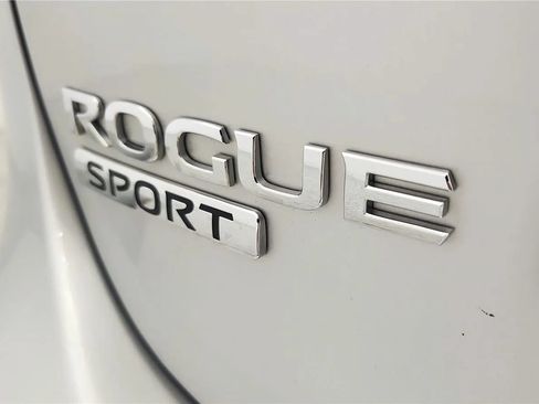 Used 2022 Nissan Rogue Sport SL AWD/4WD image 18