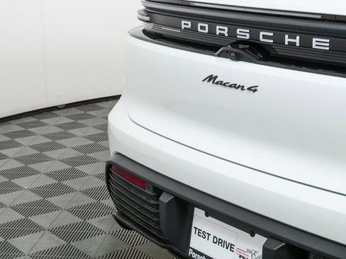 New 2026 Porsche Macan 4 Electric image 36