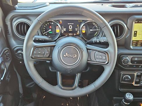 Used 2023 Jeep Wrangler Unlimited w/ 8.4" Radio Group image 21