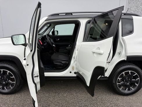 Used 2023 Jeep Renegade Trailhawk image 17