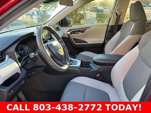 Used 2022 Toyota RAV4 XLE image 7