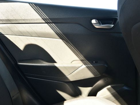 Used 2019 Hyundai Accent SE FWD image 40