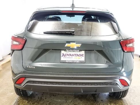 New 2026 Chevrolet Trax LS w/ LS Convenience Package FWD image 6