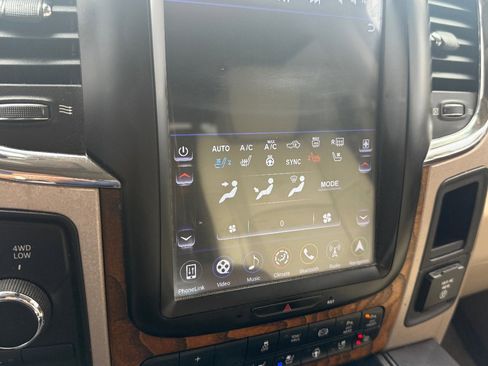 Used 2018 RAM 3500 Laramie Longhorn w/ Longhorn Southfork Package image 41