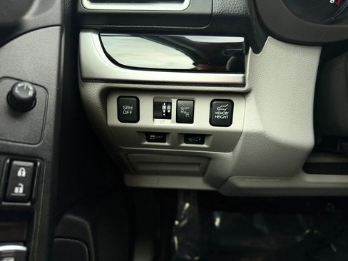 Used 2017 Subaru Forester 2.5i Limited image 32