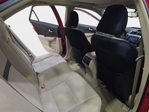Used 2014 Toyota Camry XLE image 13
