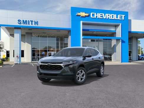 New 2026 Chevrolet Trax LS w/ LS Convenience Package FWD image 8