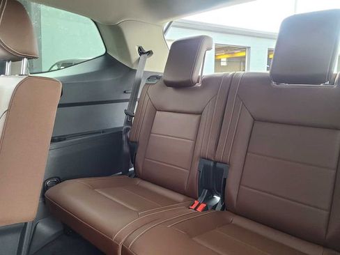 Used 2023 Volkswagen Atlas SE w/ Black Wheel Package AWD/4WD image 24