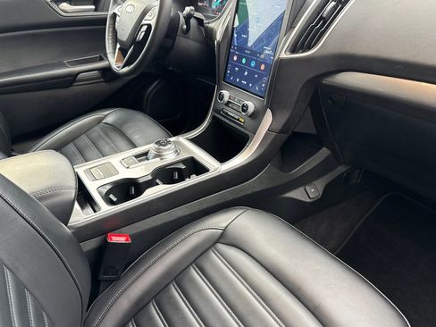Used 2024 Ford Edge SEL image 33