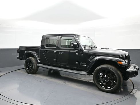 Used 2022 Jeep Gladiator Overland image 4