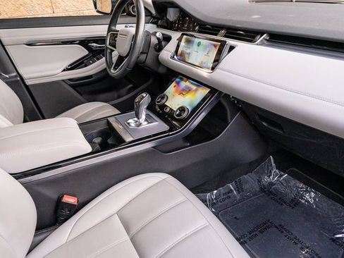 Used 2021 Land Rover Range Rover Evoque SE image 27