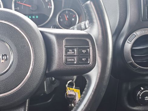 Used 2018 Jeep Wrangler Unlimited Sport S image 21