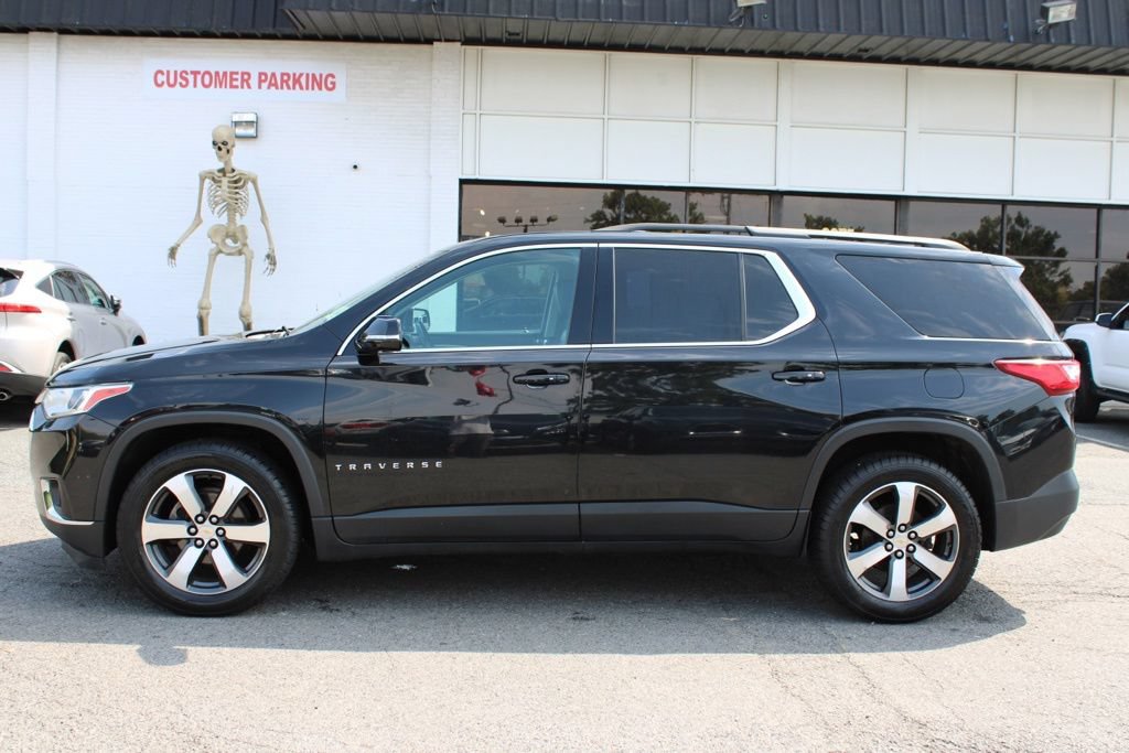 Used 2019 Chevrolet Traverse LT w/ LT Premium Package AWD/4WD image 5