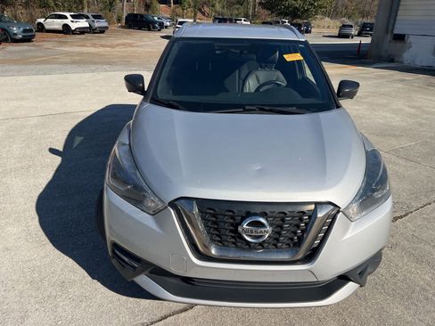 Used 2019 Nissan Kicks SR w/ SR Premium Package image 14