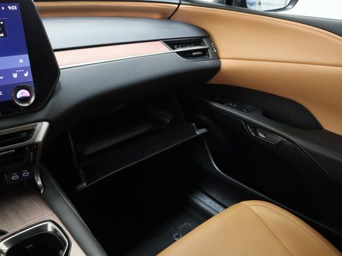 Used 2024 Lexus RX 350h w/ Convenience Package image 23