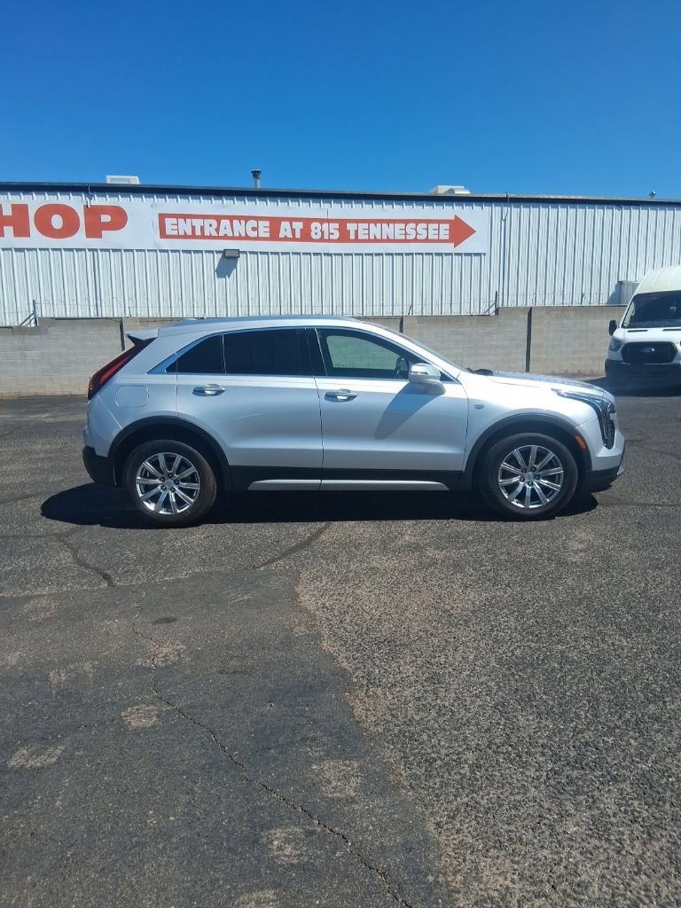 Used 2019 Cadillac XT4 Premium Luxury FWD image 2