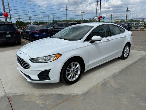 Used 2020 Ford Fusion SE FWD image 6
