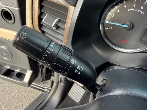 Used 2023 Ford Expedition Limited image 36