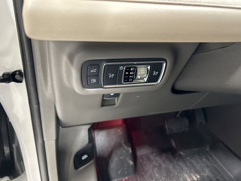 Certified 2024 Lincoln Nautilus Reserve w/ Equipment Group 202A image 13