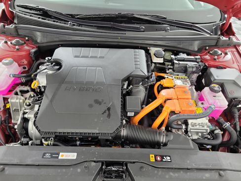 New 2025 Hyundai Elantra Limited image 34