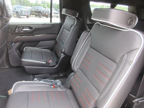 New 2026 GMC Yukon XL AT4 Ultimate AWD/4WD image 12
