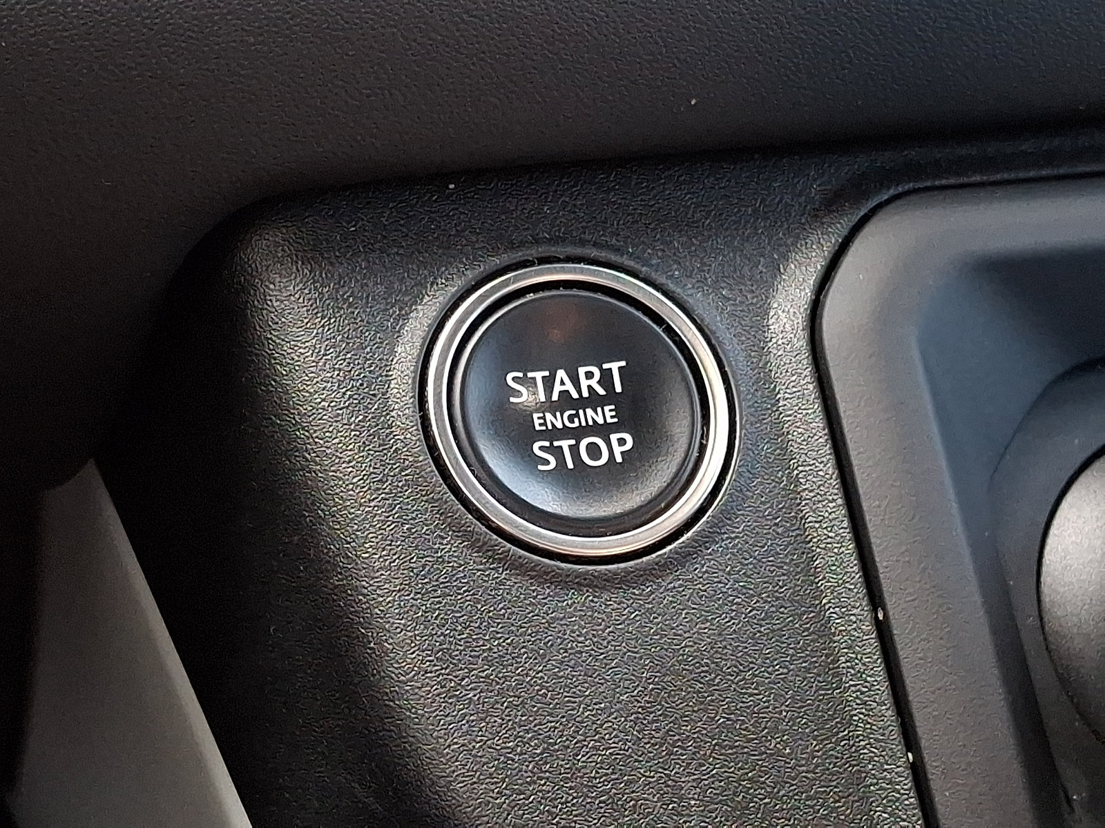 Used 2023 Land Rover Defender 130 X-Dynamic SE AWD/4WD image 22