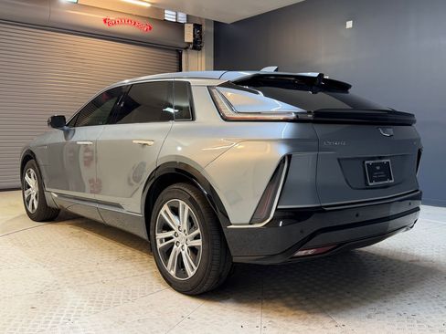 Certified 2024 Cadillac Lyriq Tech RWD image 3