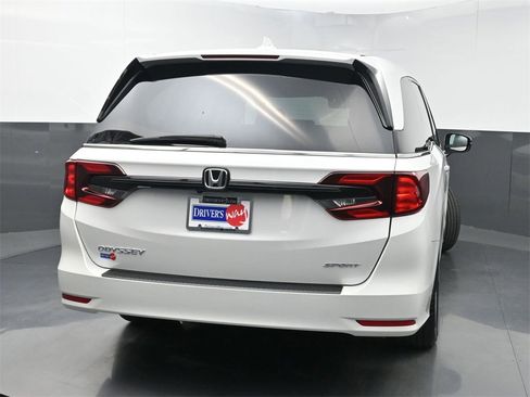 Used 2023 Honda Odyssey Sport image 43