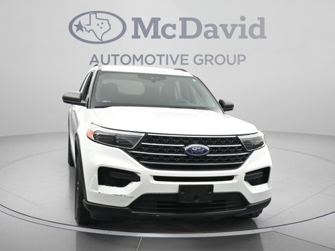 Used 2020 Ford Explorer XLT RWD image 2