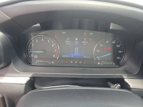 Used 2024 Ford Explorer XLT w/ Equipment Group 202A AWD/4WD image 5